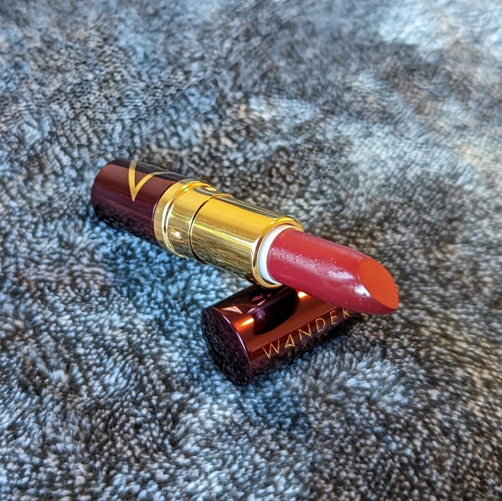 Wander Beauty mini lipstick in Wanderberry